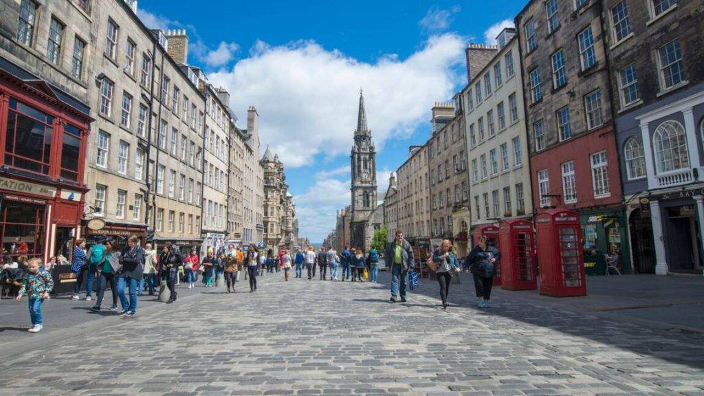 get marijuana in Glasgow smoking cannabis/weed in Glasgow